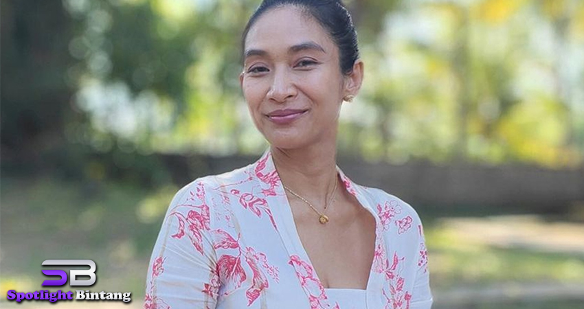 Happy Salma Jadi PSK dan Lakoni Adegan Panas dalam Film.