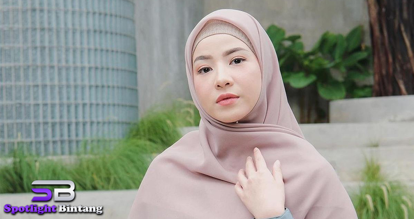 Natasha Rizky, Memukau di Fashion Show Elegansi Busana Syari