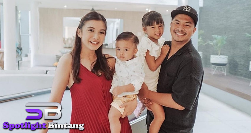 Chelsea Olivia dan Glenn Alinskie Pasangan Yang Jauh Dari Gosip