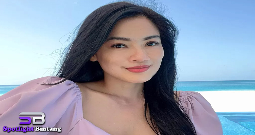Rambut Cantik Hitam Menawan Milik Titi Kamal