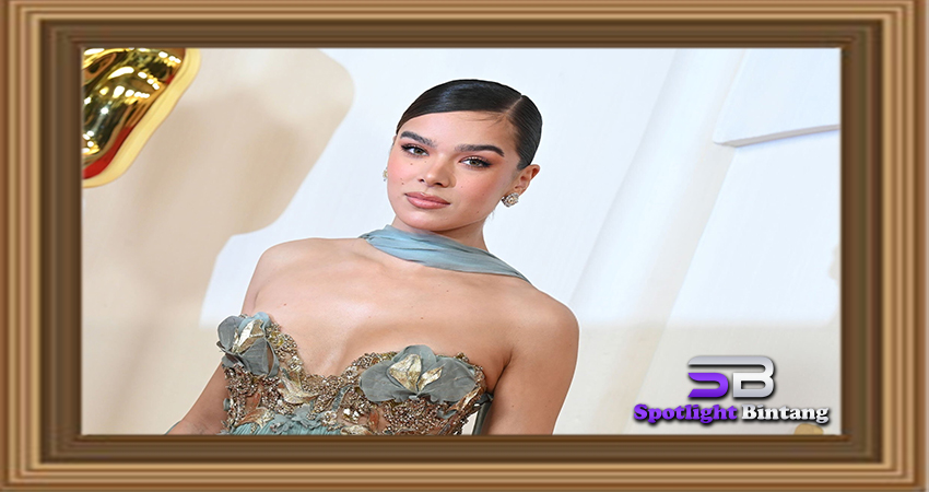 Hailee Steinfeld Dengan Buasana Terbaik Di Oscar 2024